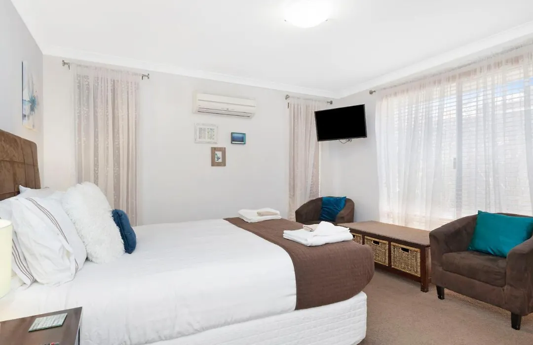 Baudins Of Busselton Bed And Breakfast - Adults Only-1